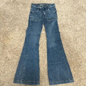 American Eagle jeans flare. Worn one time size 2.